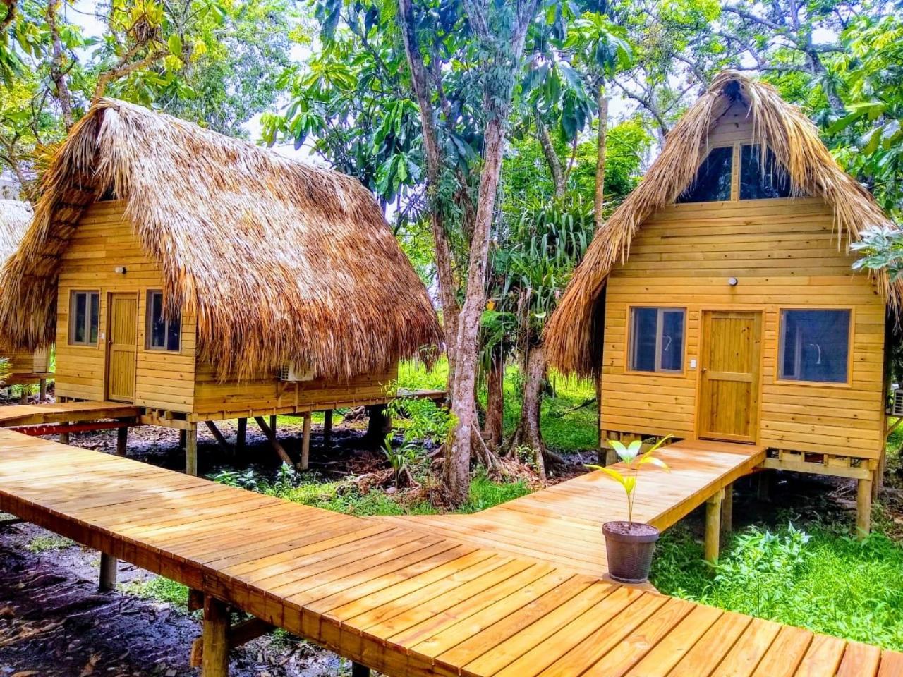 Boatique Hotel And Marina Rio Dulce Exterior photo